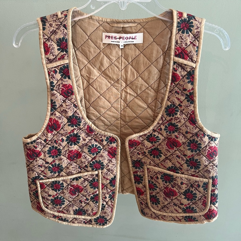 Free People Kenzie Quilted Floral Vest Jacket NWT Sz L Hippie Western